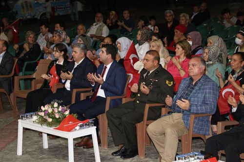 15 Temmuz Şehitleri Anma, Demokrasi Ve Milli Birlik Günü İlçemizde Törenlerle Kutlandı.